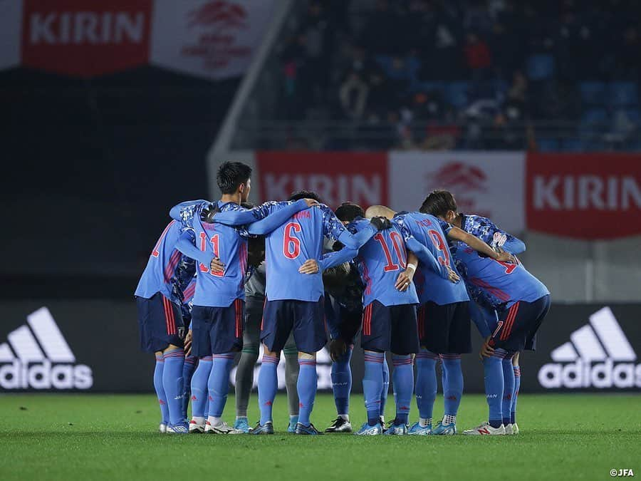 日本サッカー協会さんのインスタグラム写真 - (日本サッカー協会Instagram)「FIFAは6月25日、#東京オリンピック の選手年齢制限を24歳以下（1997.1.1生まれ以降）とすると発表しました。  #U23日本代表 はこれまで通りの選手たちで活動を続け、来年は #U24日本代表 となります。  #森保一 監督コメント 「東京五輪までの一年で、ともに活動してきた選手たちがさらに経験を積んで成長し、個々のプレーもよりクオリティが高いものをお見せすることができます。チーム作りにおいても、より成熟してパワーアップし、金メダル獲得のための活動をしていきたいと思います」  #daihyo #readyforthefuture」6月26日 15時16分 - japanfootballassociation