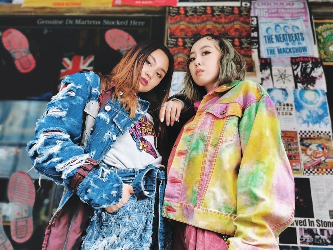 アツシナカシマのインスタグラム：「この度、7月4〜5日にてPOP UP STOREを開催いたします。 今回は、コロナウィルスの影響にともない招待制とさせていただきますので、来店をご希望の方はcontact@atsushinakashima.comまでご連絡下さい。  現行の商品に加え、過去アーカイブやサンプル商品など様々取り揃えております。セール品に関しましては、特別な価格となっておりますので、是非お越しください。 ※ご来店の際にはマスクの着用、アルコール消毒にご協力をお願い致します。店内の混雑状況により入場制限を設けさせて頂く場合がございます。あらかじめご理解とご協力の程よろしくお願い申し上げます。  #atsushinakashima #アツシナカシマ #cateye #mv #popupshop」