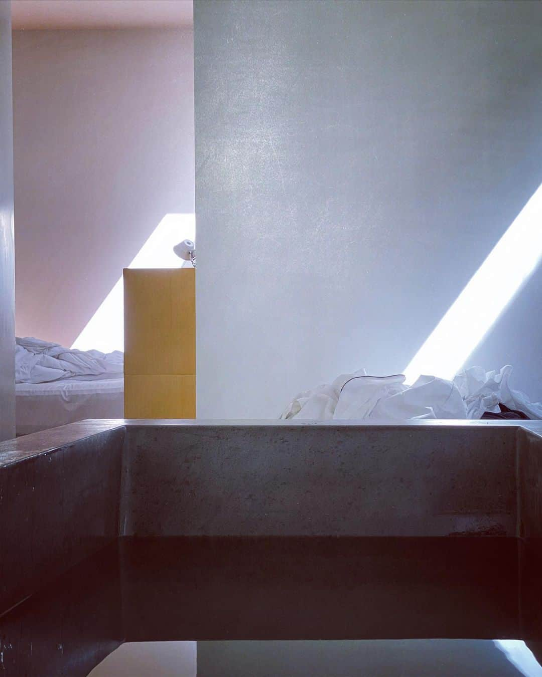 ニック・ナイトさんのインスタグラム写真 - (ニック・ナイトInstagram)「Isolation. Day 96. Thinking space .」6月26日 15時43分 - nick_knight