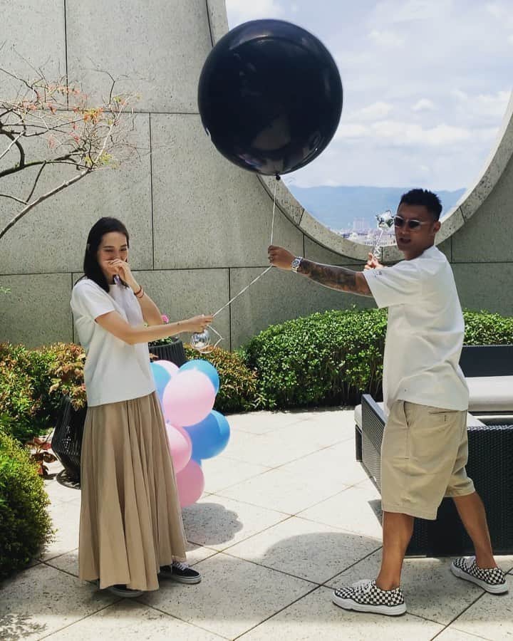 余文樂のインスタグラム：「揭曉答案!!!! 😊😊😊😊☺️☺️☺️☺️」