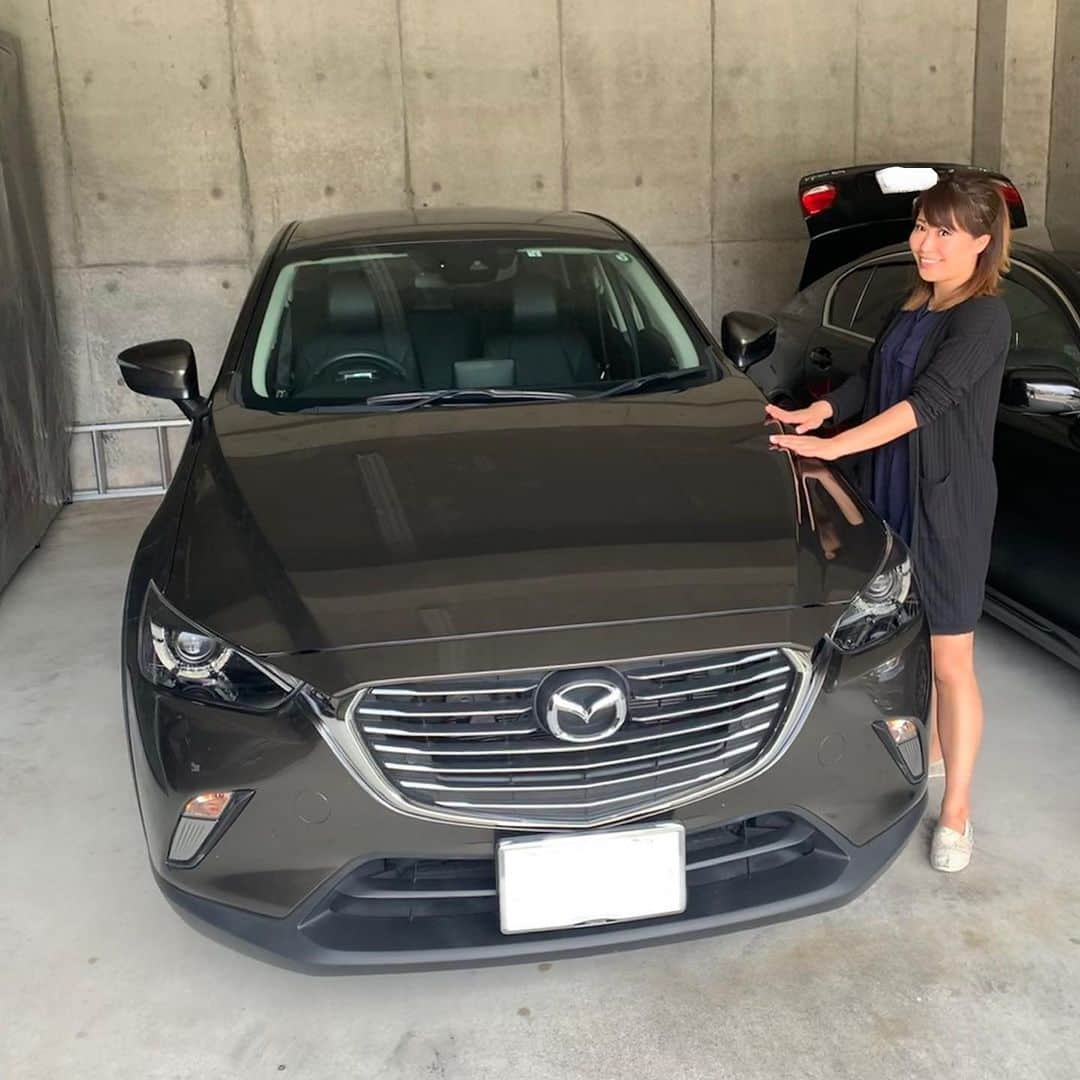 北村彩乃のインスタグラム：「Officially have my own car 🚘❤️ What should I name him?¿?¿? 一目惚れしてしまって買ったよ〜🙃 . .  #mazdacx3 #mazda #mazdalife #myfirstcar #newcar #cargram #マイカー　#愛車　#マツダ　#マツダcx3 #チタニウムフラッシュマイカ #一目惚れ　#車の写真が好きな人と繋がりたい」