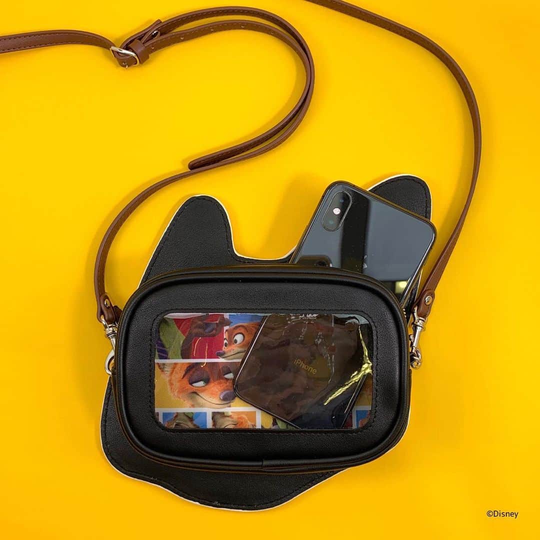 KIDDY LAND officialさんのインスタグラム写真 - (KIDDY LAND officialInstagram)「明日(6/27)発売のポシェット！ 「ニック」の顔が大胆にデザインされています🦊⭐️ ちょっとしたおでかけや、コーディネートのアクセントにぜひ！ ※お一人様1会計につき1アイテム１つの個数制限有り ※6月29月より在庫制限解除、取り置き🆗 ※店舗によって入場制限等、オペレーションは異なりますので、取り扱い店舗へお問い合わせください☎️ ※各店舗の開店時間、取扱店舗に関してはキデイランドHPを確認してください💻 #kiddyland #キデイランド #zootopia #ズートピア #nickwilde #ニックワイルド  #ニック #judyhopps #ジュディホップス  #ジュディ #🦊🐰 #disney #ディズニー  #2020年6月27日発売」6月26日 15時48分 - kiddyland_co.jp