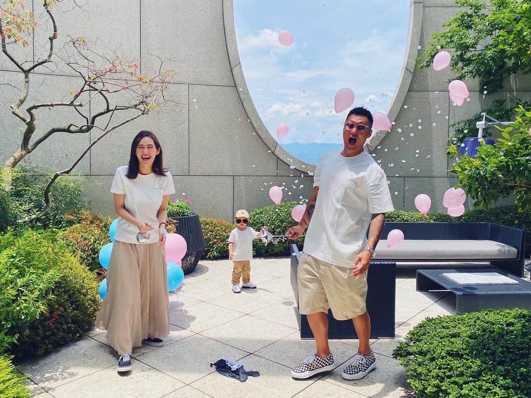 余文樂さんのインスタグラム写真 - (余文樂Instagram)「雖然我其實男女都無所謂 可是知道是女孩那一刻，突然又很興奮!!! 😅😅😅😅」6月26日 15時50分 - lok666