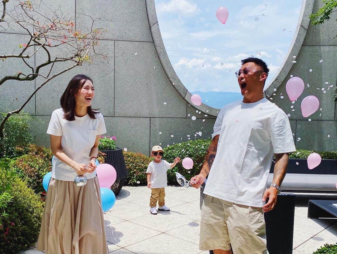 余文樂さんのインスタグラム写真 - (余文樂Instagram)「雖然我其實男女都無所謂 可是知道是女孩那一刻，突然又很興奮!!! 😅😅😅😅」6月26日 15時50分 - lok666