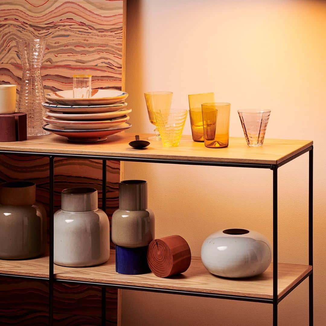 のインスタグラム：「Planner ™ Shelving by Paul McCobb can be used anywhere  Explore more via link in bio  #fritzhansen #plannershelving #paulmccobb #danishdesignfurniture #danishdesign #livingroom #livingroomdecor #livingroomdesign  #프리츠한센  #フリッツハンセン」