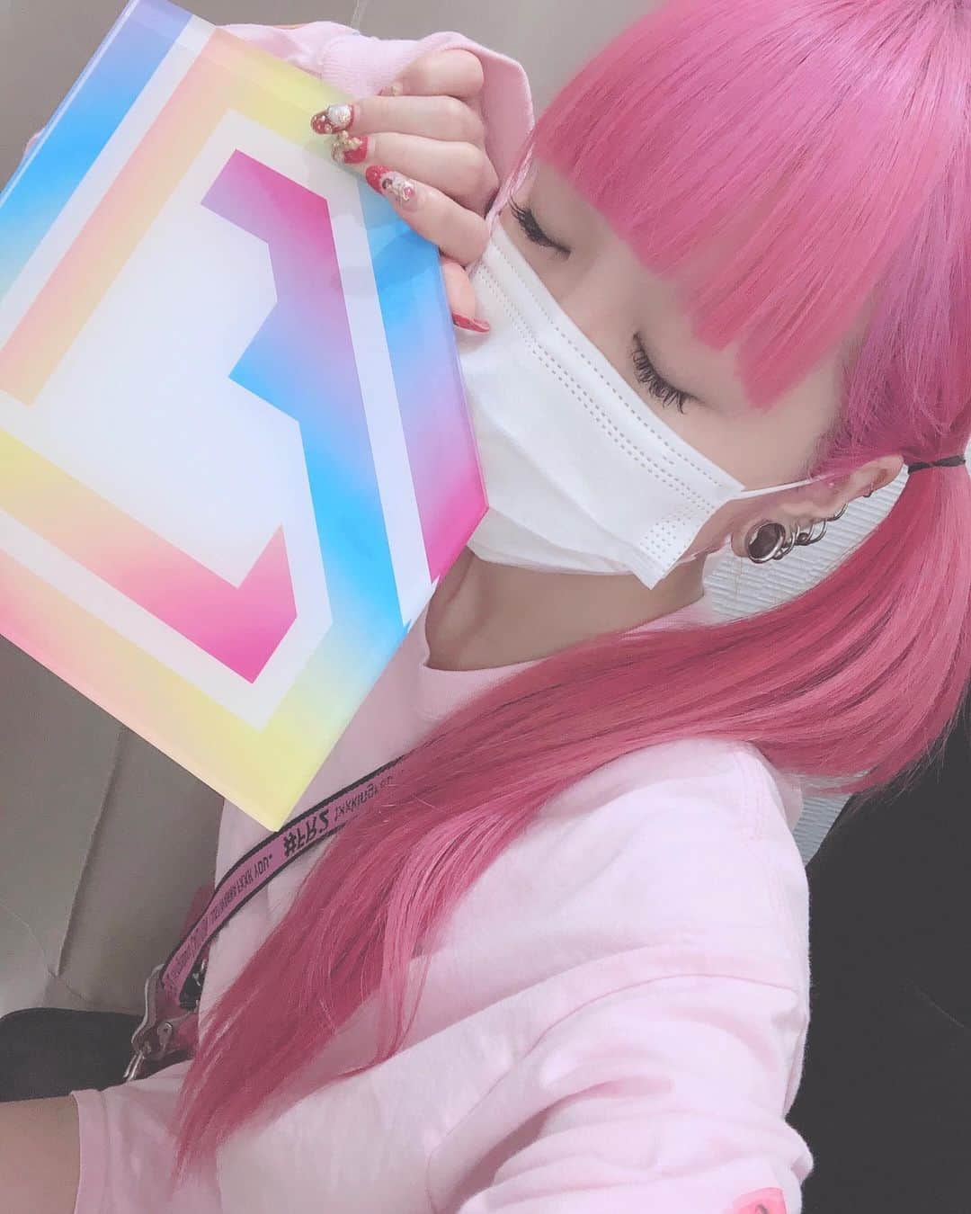 のインスタグラム：「先日　#東京中央美容外科堺院 で #医療脱毛　を受けてきました！  何回目か忘れたけどほとんど毛が目立たなくなりました🥺嬉しい . . . 前まで剃刀で処理してたけど肌弱くて剃刀負けして痛かったし、医療脱毛は美容脱毛より効果があるからほんまにおすすめ🙆‍♀️ もし脱毛行こうって思ってる方がいるなら絶対医療脱毛がいいと思います…！！ . . . もう夏やけど、１回目ですでにめっちゃ減ったから今から初めるのもアリ🙆‍♀️ . . . （@tcbhayashi） （@tcbsakai）  #東京中央美容外科 #美容外科 #堺 #堺東 #pr」