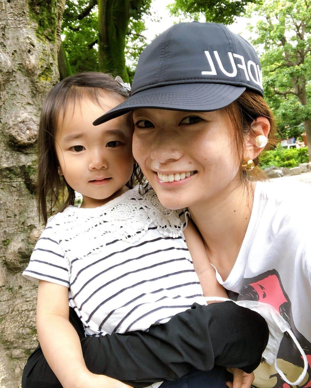 佐藤飛鳥のインスタグラム：「あーやっと私の手元にも届いたNEW ERA❤️ サイドのロゴもかわいいし、水にも強いし、パッカブルだし私にぴったしこん🦊 ちむたんのキャップももう少しで届くかなー‼️ #newera #neweracap」