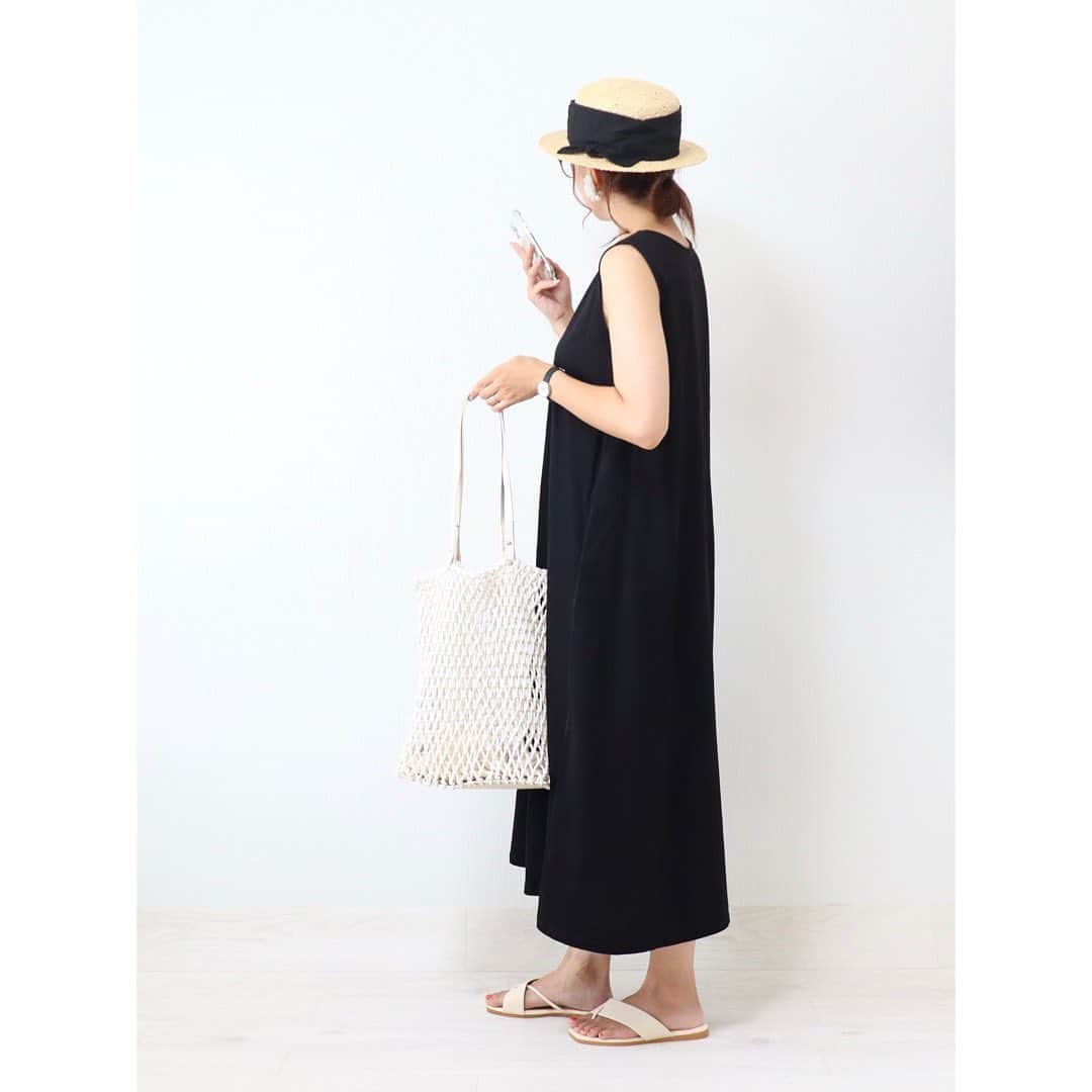 maki_h.aさんのインスタグラム写真 - (maki_h.aInstagram)「2020.6.26 ･ #uniqlo の #マーセライズコットンaラインロングワンピース ❤️ コットン素材で気軽に着れて 涼しくていいよね～🎐✨ blogに詳しく書きました✎*。 カンカン帽は @14plusjp 👒💕 サンダルは @arco_iris.shop 👡✨ ･ onepiece→uniqlo bag→#avail sandal→ @arco_iris.shop hat→ @14plusjp 【ihat0431】#イチヨンプラス ･ ･ #ママコーデ#プチプラコーデ#ユニクロ#ユニクロコーデ#uniqloコーデ#code#fashion#uniqloginza2020ss#ワンピース#ワンピースコーデ」6月26日 16時24分 - maki_h.a