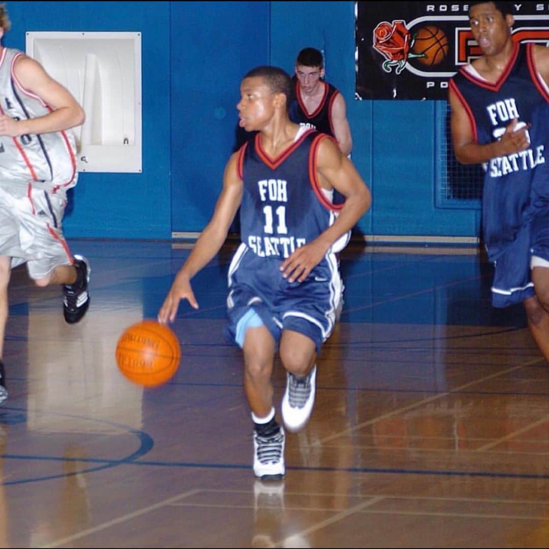 アイザイア・トーマスのインスタグラム：「#TBT AAU Days」