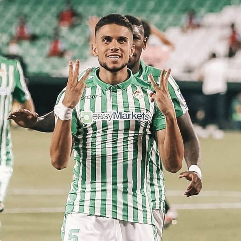 マルク・バルトラのインスタグラム：「Grande equipo!! 💪🏼⚔️ Felices 33 @melissajimenezgp 🎂 Sólo tu sabes todo el trabajo y sacrificio que hay detrás. Gracias por darme fuerzas cada día. Musho Betis! 🙌🏼」