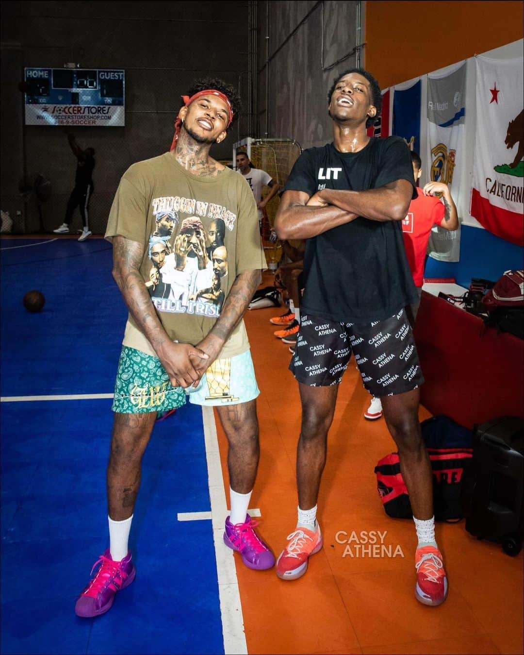 ニック・ヤングのインスタグラム：「THUGGIN IN PEACE」