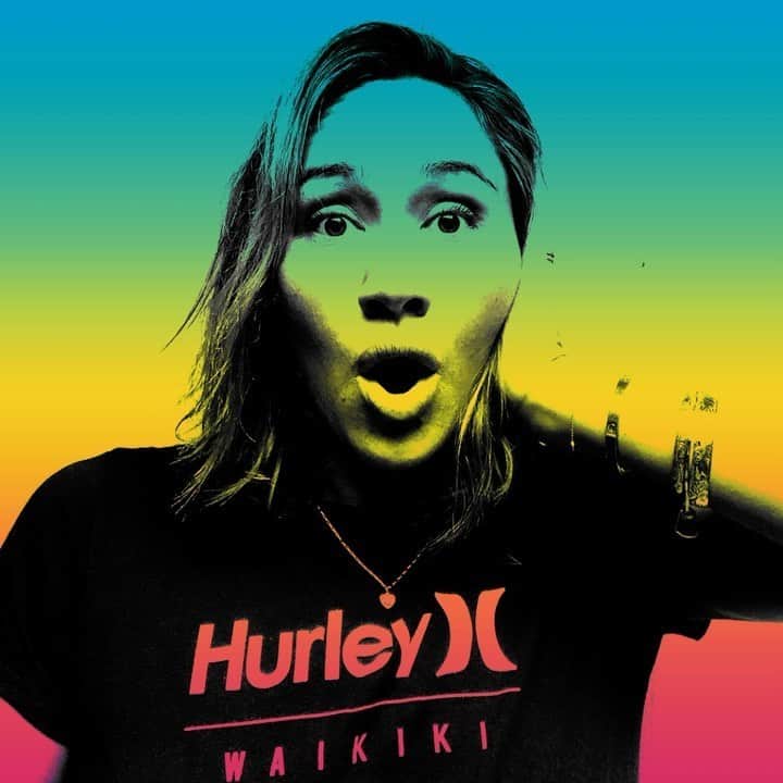 カリッサ・ムーアのインスタグラム：「@hurley is giving away a $500 shopping spree on Hurley.com. Hit the link in my bio to enter to win.」