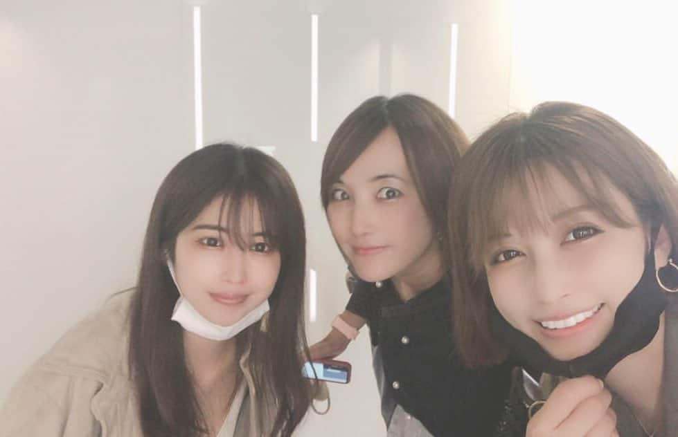 のインスタグラム：「@jillstuart.jp  @nanami_koji  こじちゃんに会いに♡  @ayuka_23  あゆか氏ともナイスタイミング❤️ お揃い　#ビッグt で集まろ！  #いつめん 集合♡ #東京の妹 #jillstuart」