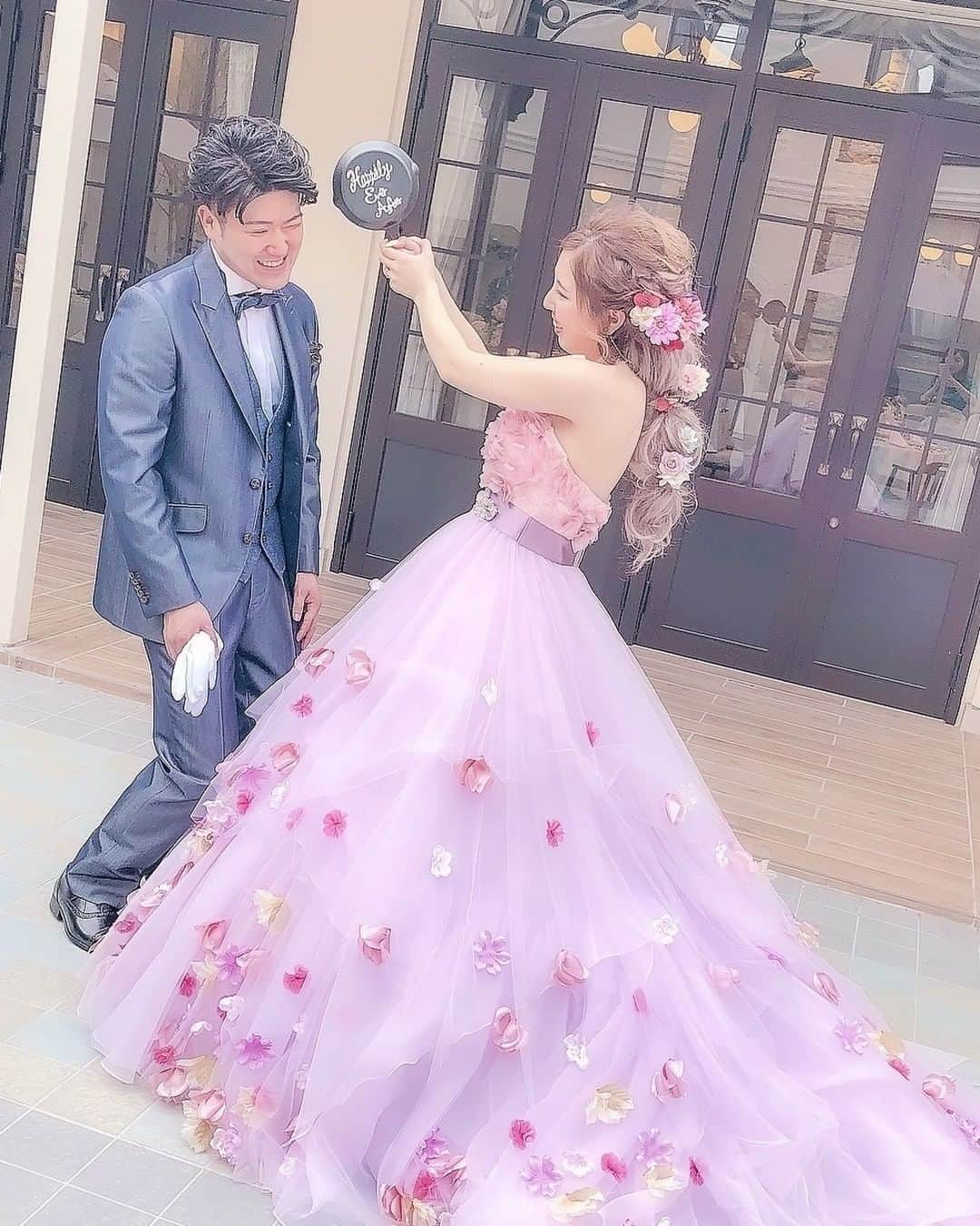 ♡プラコレWedding·⋆*さんのインスタグラム写真 - (♡プラコレWedding·⋆*Instagram)「@placolewedding【#Dressy花嫁 】【#プラコレ】をつけて投稿&フォローしてね♩ . ＝＝＝＝＝＝＝＝ . ラプンツェルをモチーフにした 結婚式アイディアやコーディネート👸🦎💕 フライパンやラプンツェルヘアなど。 . あなたのお気に入りの ラプンツェルコーデを見つけて♡♩ ＝＝＝＝＝＝＝＝ photo by … 1枚目> @studiokyo_miku さん 2枚目> @shibata_yuuka さん 3枚目> @mh_wedding511 さん 4枚目> @h.a_25wedding さん ＝＝＝＝＝＝＝＝ Dressy記事では、 ラプンツェルコーデを、 ご紹介してるのでチェックして！ ＞https://bit.ly/3hRbH9s ＝＝＝＝＝＝＝＝ 『#Dressy花嫁』『#プラコレ』の ハッシュタグをつけて写真をUPしてね✦ 花嫁アプリ『Dressy by プラコレ』の 記事に掲載＆リグラムされるかも♩ . みなさまからのいいねや保存 コメントをお待ちしています♥ 「このウェディングドレス可愛い！」 「ヘアスタイルも気になる！！」 「今の花嫁さんの流行りは！？」etc. . ＝＝＝＝＝＝＝＝ 花嫁アプリでは、 プロのアドバイザーに結婚式の相談を何度でも♡ ウェディングドレスの記事や、 自分のウェディングレポを残せちゃう♡” . ＞＞＞TOPのURLからcheck ⋈ @placolewedding ＞＞＞結婚のご相談は プラコレウェディングアドバイザーへ♡ @wedding_adviser ＞＞＞ウェディングレポを残したいなら、 farny by プラコレをcheck ✎ @farny_wedding ＞＞＞ウェディングアイテム＆DIYは farnyアイテムをcheck ❁ @farny_wd.item >>>素敵なドレスに出会いたい花嫁さま♡ @dressyonline_をcheck . ＝＝＝＝＝＝＝＝ . #プレ花嫁 #卒花 #花嫁 #卒花嫁 #結婚 #結婚式 #結婚準備 #花嫁準備 #weddingtbt #weddingdress #運命の一着 #花嫁コーディネート #試着レポ #farnyレポ #2020夏婚 #2020秋婚 #2020冬婚 #ラプンツェル #クラウディア #ディズニーウェディング #ディズニープリンセス #FTW #塔の上のラプンツェル」6月26日 9時50分 - placole_dressy