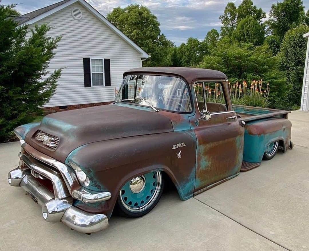 Classics Dailyさんのインスタグラム写真 - (Classics DailyInstagram)「#ClassicsFeature _____ I personally don't think that the Patina movement will be leaving the scene any time soon. This GMC is just looking right! _____ #classiccar #musclecar #hotrod #protouring #prostreet #restomod #classicsdaily #streetrod #streetcar #customcar #hotrods #streetrods #gmc #gmctruck #patina」6月26日 10時01分 - classicsdaily