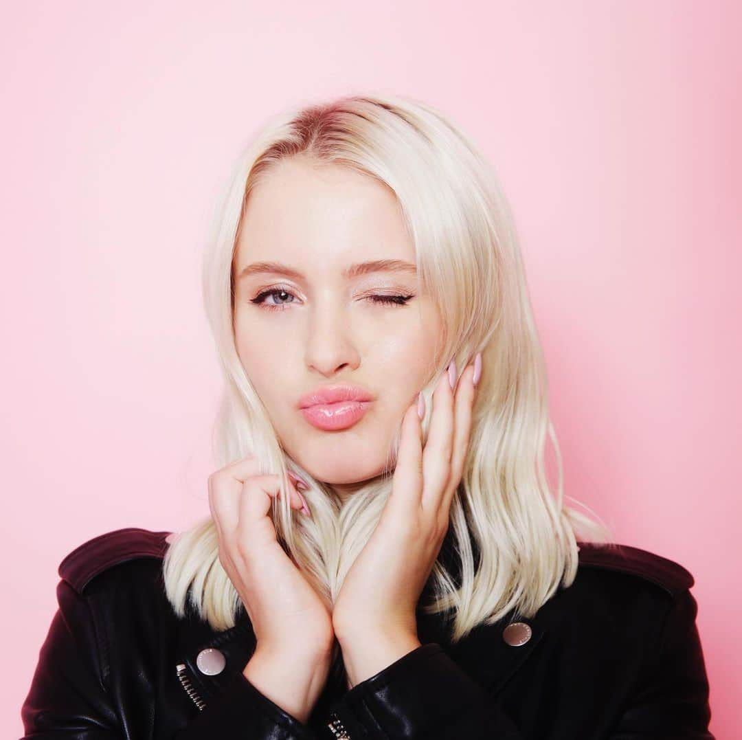 kisimariさんのインスタグラム写真 - (kisimariInstagram)「for @zaralarsson  shot by me @radish_mama42 . #kisimari#photography #photographer #portrait #celebrity #fashion #magazine#fashion shoot#cool#visualdreams #artdrection#大根まま#radishmama #zaralarsson」6月26日 10時12分 - kisimari_love