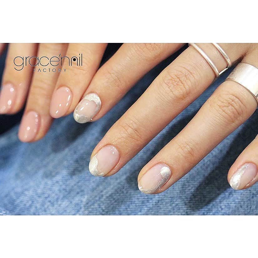 Gracenailfactoryさんのインスタグラム写真 Gracenailfactoryinstagram ミラーをぐるりと Summernail アシンメトリーネイル グレースネイルファクトリー 大阪堀江 堀江ネイル ショートネイル カジュアルネイル ファッジネイル ニュアンスネイル