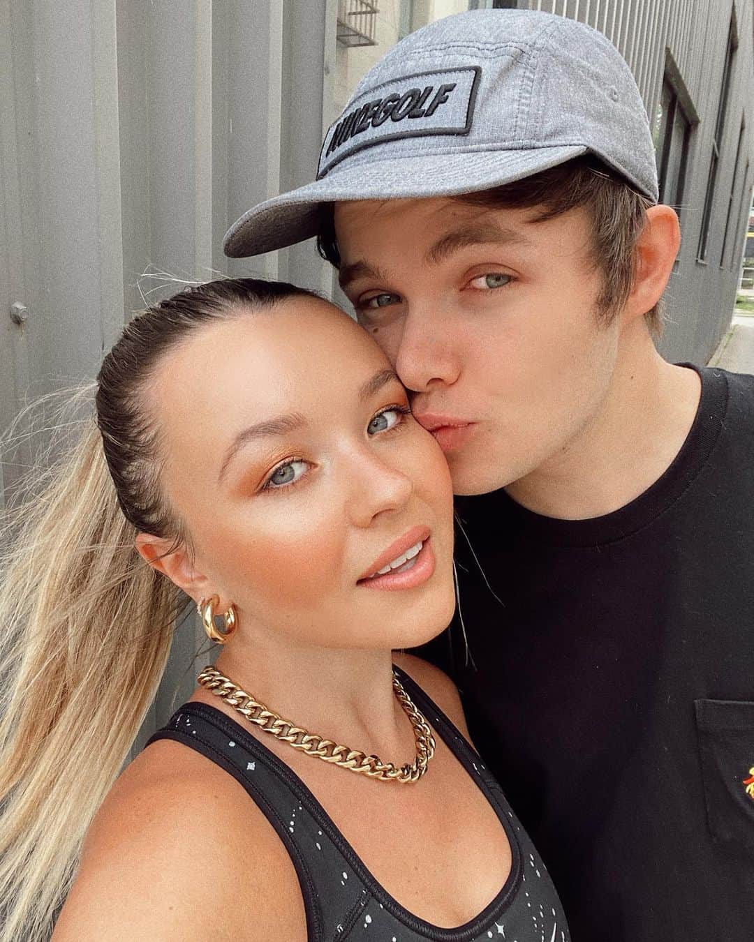 トーリ・ウェブスターのインスタグラム：「he’s my best adventure ♥️💭 @adammadrzyk」
