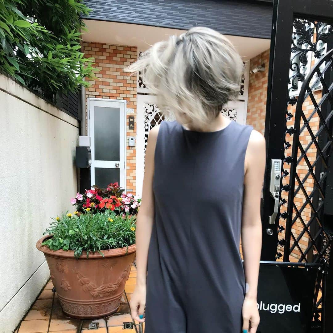 &mのインスタグラム：「また少しカットした🥳」
