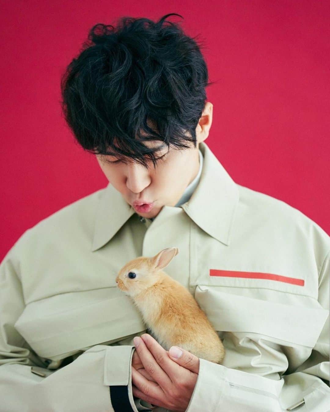 イ・ギュヒョンさんのインスタグラム写真 - (イ・ギュヒョンInstagram)「#vogue #화보 #acefactory #촬영」6月26日 11時01分 - 290_83