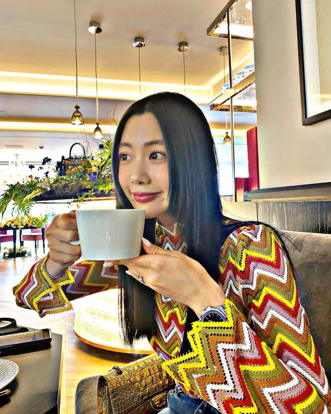 クララさんのインスタグラム写真 - (クララInstagram)「having #afternoontea @baccarat #cafe  엄~청 큰 커피잔 #☕️ Cup is so big!」6月26日 11時11分 - actressclara