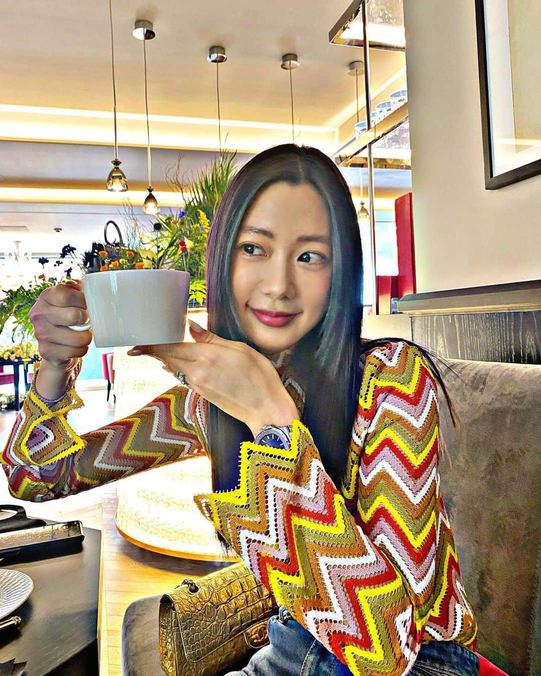 クララさんのインスタグラム写真 - (クララInstagram)「having #afternoontea @baccarat #cafe  엄~청 큰 커피잔 #☕️ Cup is so big!」6月26日 11時11分 - actressclara