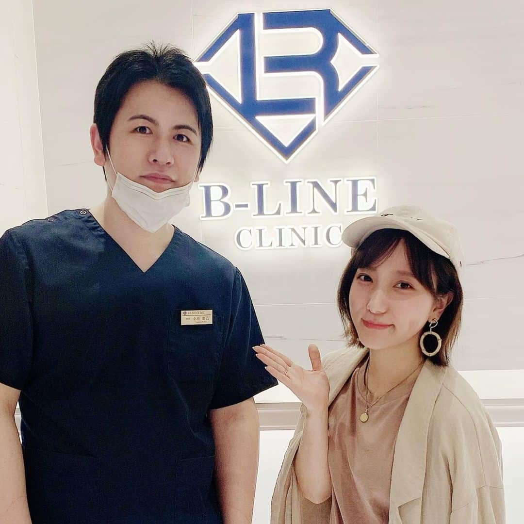 橘ひと美さんのインスタグラム写真 - (橘ひと美Instagram)「・ ・ ・ ・ 先日 @blineclinic さんで ハイドラジェントル を初めて受けてきました！！ ・ １回で顔全体の角質、角栓がめちゃくちゃとれて、ツルッツルになった！！ ・ ツルツルなり過ぎてずっと鼻触ってるぐらい🤣笑 溜まってた汚れがとれたおかげか肌もめちゃくちゃ明るくなったよ✨ ・ ハマってしまったのでリピート決定😂👏 ・ #BLINECLINIC ( @dr.koike ） ・ ➿ 0120-001-660 http://b-lineclinic.jp . 【ハイドラジェントル】 ハイドラジェントルは３種類のソリューション（溶液）を使用し、特殊な水流のモイスチャーピーリングと美容液導入ができる新しいピーリングマシンです。 定期的なお手入れとして取り入れている海外セレブの間で、話題になっています。 お肌に負担をかけることなく、汚れや余分な角質を取り除き、透明感のある潤い美肌へ導きます。 . ◇角質・角栓の除去 ◇脂性肌の改善や毛穴縮小 ◇ハリ・ツヤがアップ ◇リフトアップ ◇小ジワの改善 . #beauty #スキンケア #ピーリング #ハイドラジェントル」6月26日 11時19分 - h1t0mi_0210