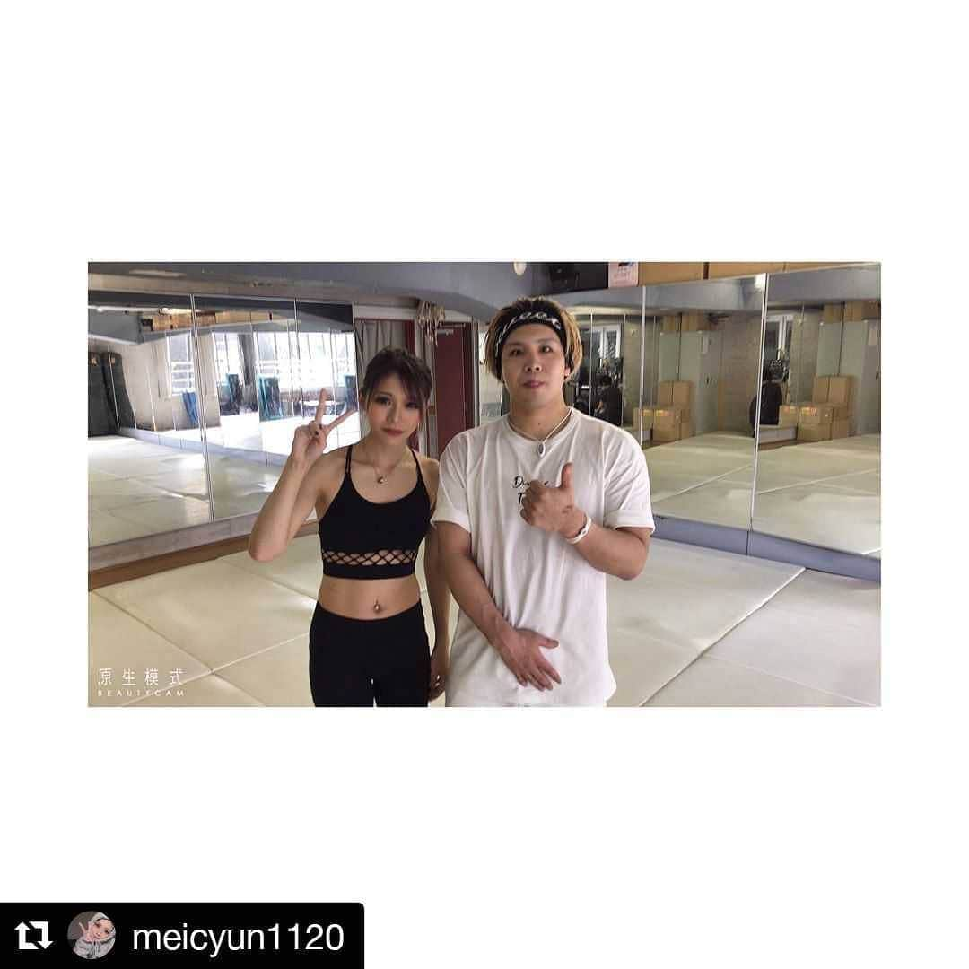 小澤海斗のインスタグラム：「金髪ギャルと濃厚接触してきた。  #金髪野球女子  #Repost @meicyun1120 (@get_repost) ・・・ K-1の小澤海斗選手に突撃してきました🤪卍  YouTube近日公開  https://www.youtube.com/channel/UCg2sxG6Hb4KNggblk2Jw4Ig  @kik04270427  #K-1 #小澤海斗  #小澤海斗選手　#いい匂いでした」