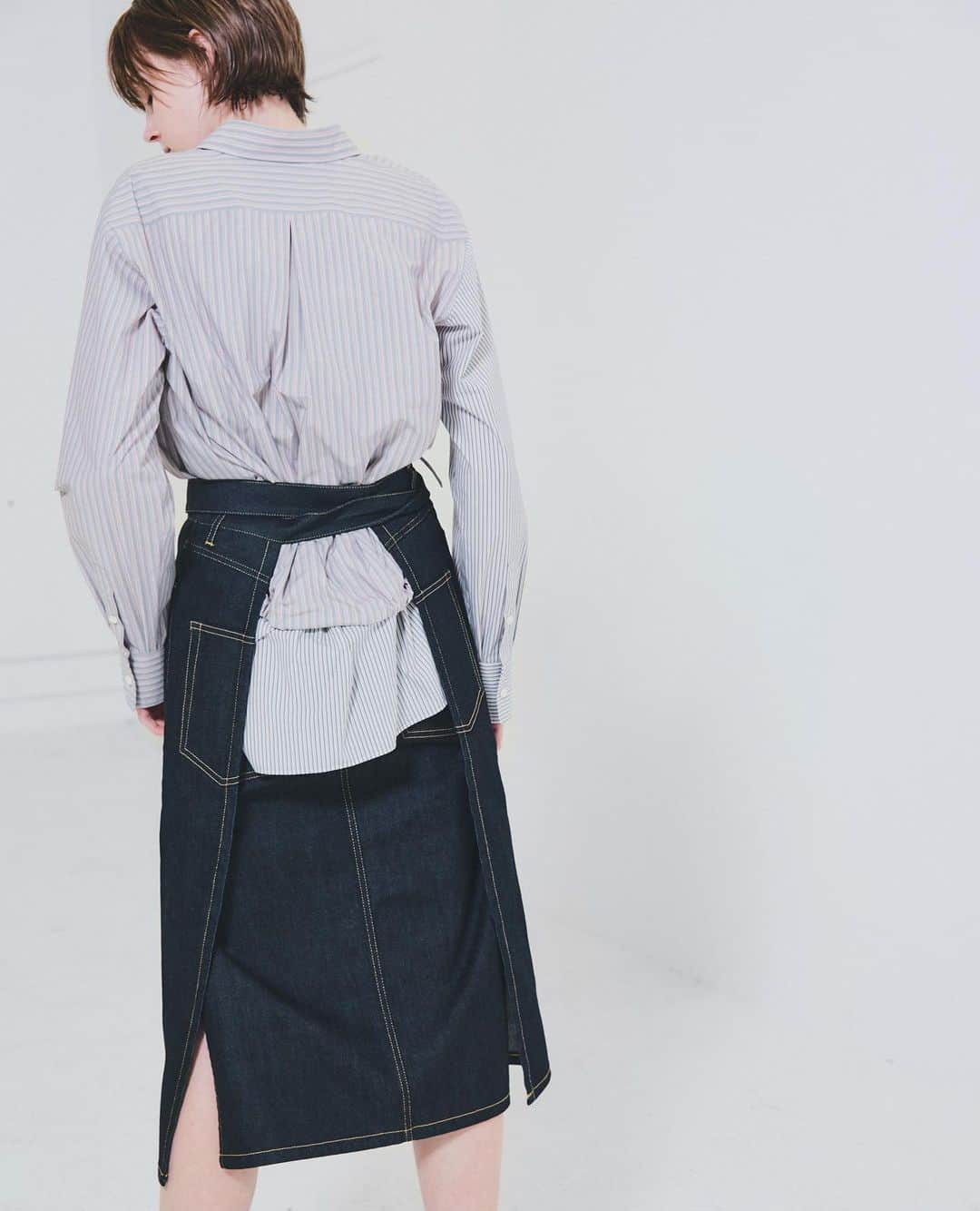 ビューティフルピープルさんのインスタグラム写真 - (ビューティフルピープルInstagram)「beautiful people FALL 2020 Collection / Side-C vol.3.5⁠⠀⁠⠀ ⁠⠀⁠⠀ Originai brand name selvage denim in Side-C designed wrap apron skirt style.⁠⠀⁠⠀ ⁠⠀⁠⠀ オリジナルセルビッチデニム生地を使用したセミタイトスカート。トロンプルイユの様なデザインが特徴。体を通す位置を変えてエプロンスカートとしても着用が可能なSide-Cデザイン。⁠⠀⁠⠀ ⁠⁠⠀⁠⠀ #SideC⁠⠀⁠⠀ #beautifulpeople⁠⠀⁠⠀ #ビューティフルピープル⁠⠀⁠⠀ #FALL2020⁠⠀⁠⠀ #新作⁠⠀⁠⠀ #unisex」6月26日 11時23分 - beautifulpeople_officialsite