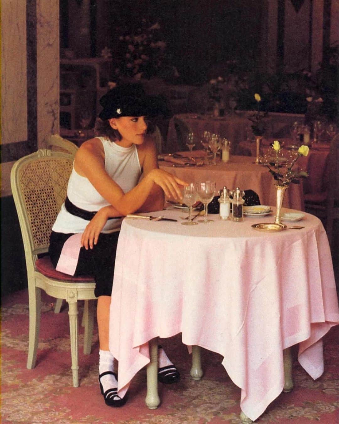 Abby Chenのインスタグラム：「Vogue 1984 高級感慵懶品味🤍」