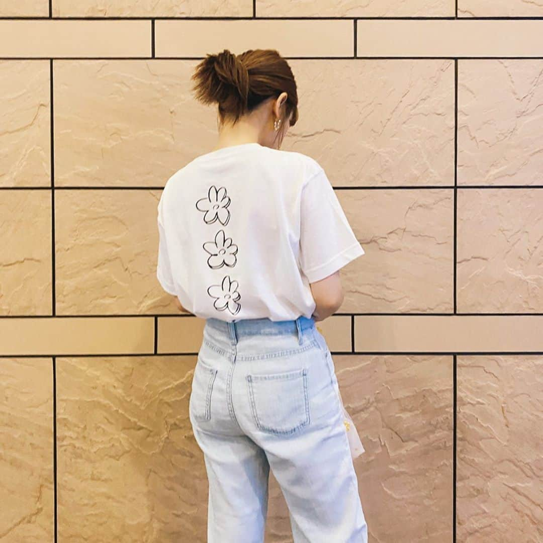 ひよんさんのインスタグラム写真 - (ひよんInstagram)「🌼👖 ㅤㅤㅤㅤㅤㅤㅤㅤㅤㅤㅤㅤㅤ 明日は @9unq.official の靴販売の日だよ💓12:30から販売開始だから、 是非チェックしてみてね☺️✨ ㅤㅤㅤㅤㅤㅤㅤㅤㅤㅤㅤㅤㅤ ということで明日は12：15くらいから すこしインスタライブをしようと思ってるよ🥳🤳 明日のライブでみんなに発表もあるから 見に来てくれると嬉しいな〜❤️❤️ みんなのこと待ってるね🥰❤️❤️❤️ㅋㅋㅋ ㅤㅤㅤㅤㅤㅤㅤㅤㅤㅤㅤㅤㅤ @9unq.official  ㅤㅤㅤㅤㅤㅤㅤㅤㅤㅤㅤㅤㅤ #daily #9unq #9unqstyle #9unqコーデ #꾸안꾸 #クアンク #ひよん」6月26日 11時45分 - cchan_fee4