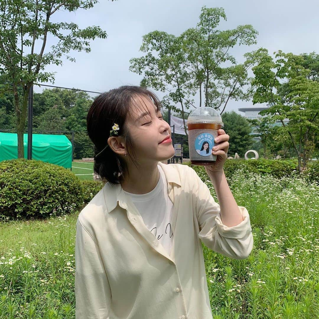 IUさんのインスタグラム写真 - (IUInstagram)「고마워요 삼다수!!!! ♥︎🥴♥︎ @samdasoostory 💦 #드림」6月26日 11時56分 - dlwlrma