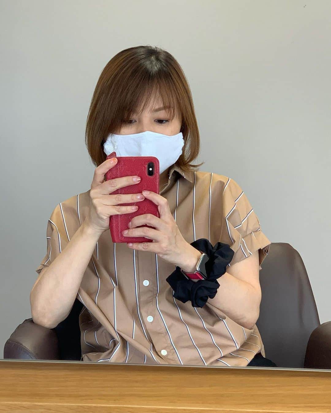 中澤裕子のインスタグラム：「💇‍♀️💇‍♀️ やっっっっと！ 髪のメンテナンス 伸びっぱなし キレイにしてもらおう ・ 天神あんまり来ないから 迷子になりそう かなりの方向音痴  #美容院 #カットカラー #伸ばし中娘との約束  #」