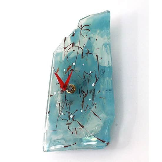 comb de shioさんのインスタグラム写真 - (comb de shioInstagram)「時計から、アートのある生活、はじめませんか？  glass art clock by Isako TODA﻿ ﻿ #アートのある暮らし ﻿ ------------------------﻿ 【作品リスト】﻿ ﻿ ■ガラスアート時計・「小さな湖」 C_180803  オンラインショップ掲載中です。﻿ 画像のタグ🏷からリンクしてます﻿ ﻿ ﻿ #combdeshio﻿ #コムデシオガラス ﻿ #コムデシオ ﻿ #ガラス作家杜多一菜子﻿ #三重県  #三重県津市  #インテリア好きな人と繋がりたい﻿ #インテリアデザイン﻿ #おしゃれインテリア #インテリアアート #壁掛けインテリア #おしゃれな部屋  #抽象画アート #寝室インテリア  #壁掛け時計 #ガラス時計 #新築祝いのプレゼント #結婚祝いのプレゼント  #おうち時間を楽しむアイテム ﻿#インテリア時計  #artist  #interiorart #interiorartwork #artclock #glassclock #japanesecraft #clock」6月26日 12時18分 - comb_de_shio