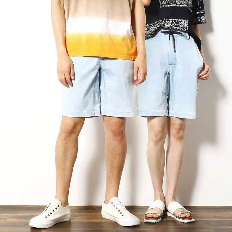 Purple & Yellowさんのインスタグラム写真 - (Purple & YellowInstagram)「.. ゆとりのあるシルエットのイージーショートパンツ。  接触冷感機能の付いた生地なので、涼しく快適な着心地です！  ウエストをスピンドル＋ゴム仕様にし、リラックス感のあるデザインに！  #パープルアンドイエロー #purpleandyellow #py #ジェンダーレス #ユニセックス #アメカジ #アメカジ男子 #アメカジ女子 #アメカジコーデ #レディスファッション #メンズファッション #ショートパンツ #ハーフパンツ #ハーパン #ショーツ #ショーパン #清涼感 #接触冷感 #デニム #デニムコーデ #薄手 #夏 #夏服 #春 #春服 #新作 #かっこかわいい #おすすめ」6月26日 12時32分 - purpleandyellow_official