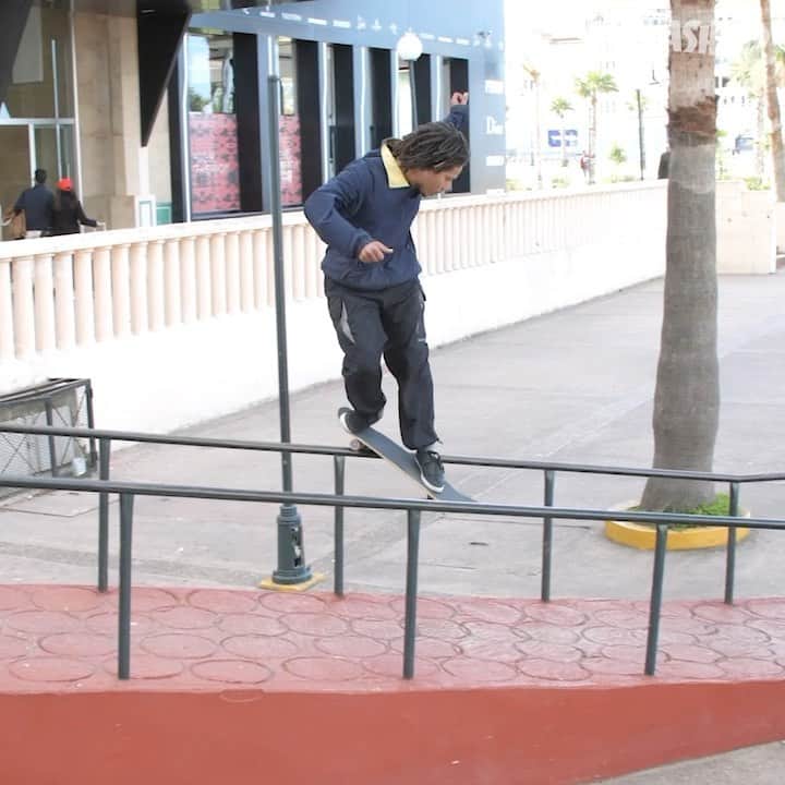 スラッシャーのインスタグラム：「STYLE & POWER @josefskottjatta 💪🏾 Watch his DOMINO part for @dc_skateboarding on ThrasherMagazine.com 📡」