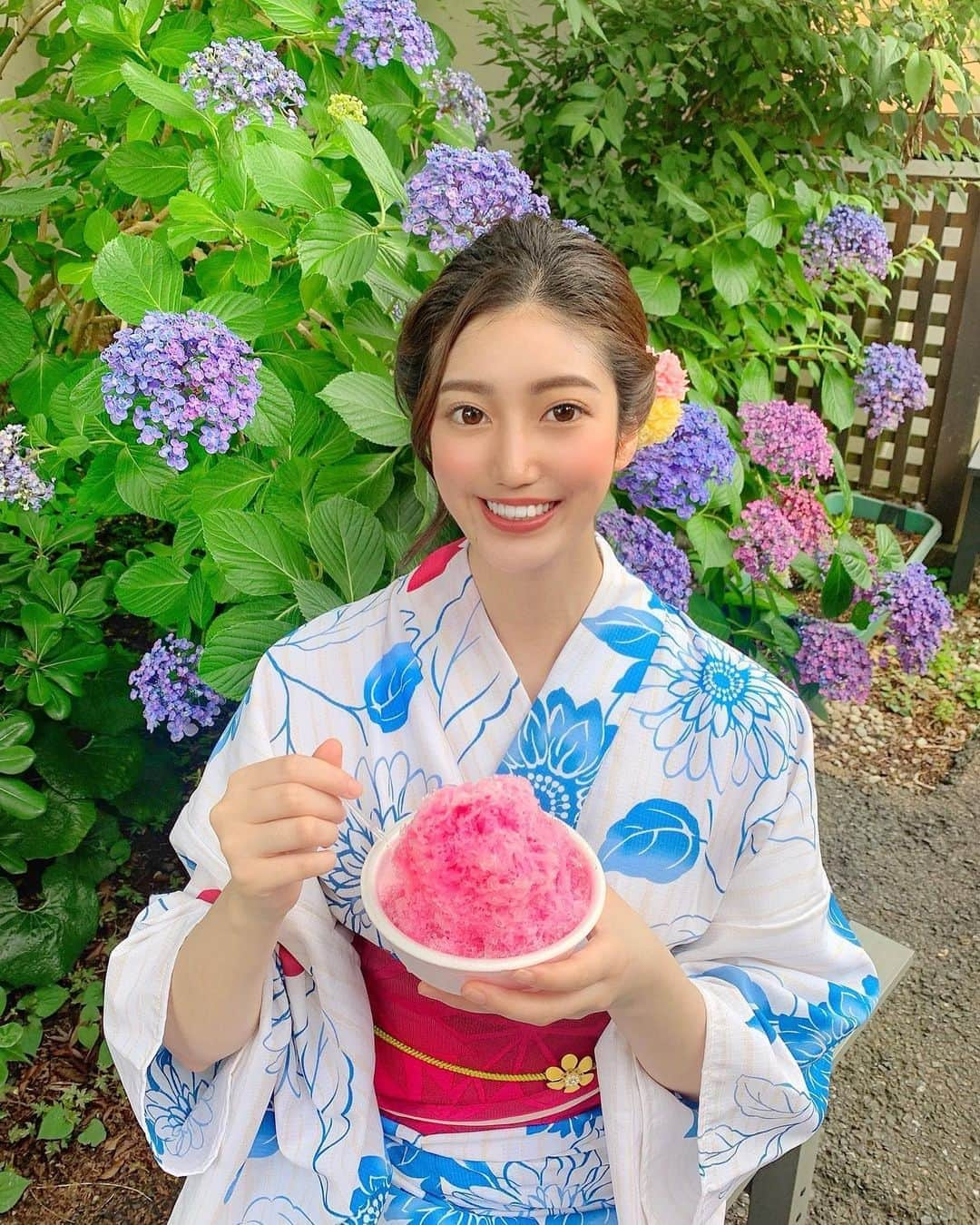 あべなつきさんのインスタグラム写真 - (あべなつきInstagram)「今年、はじめての浴衣💠👘🍧﻿ ﻿ ﻿ もうすっかり夏ですね〜！﻿ ﻿ @nozo_photo さんとの鎌倉での撮影！撮影データはまた載せるね！⛩🍧🌊 ﻿ かき氷と浴衣を着て…﻿ 夏気分を味わいました🥺✨﻿ ﻿ 夏祭り行きたいなぁ、、、﻿ ﻿ ﻿ 浴衣はレンタルだよ〜！！﻿ ﻿ 浴衣は洗うのも管理も大変だから、﻿ 今年は買わないで、﻿ レンタルでいろいろな浴衣を着て﻿ 楽しみます❤️🥺﻿ ﻿ 次は浅草で浴衣レンタルする予定…❤︎﻿ ﻿ ﻿ #浴衣レンタル　#浴衣　#夏祭り　#浅草　#鎌倉　#鎌倉浴衣　#浴衣美女　#浴衣デート #着物レンタル　#かき氷　#浴衣ヘアアレンジ #浴衣アレンジ #浴衣着付け #浴衣姿 #浴衣コーデ　#撮影モデル　#撮影会 #モデル募集　#撮影依頼募集中 ﻿#浴衣美人　#浴衣女子 #彼氏募集　#彼女募集　#浴衣髪飾り #浴衣👘 #鎌倉グルメ #鎌倉デート #鎌倉カフェ ﻿#美女図鑑 #美少女 ﻿ ﻿」6月26日 13時31分 - i.am_natsuki_