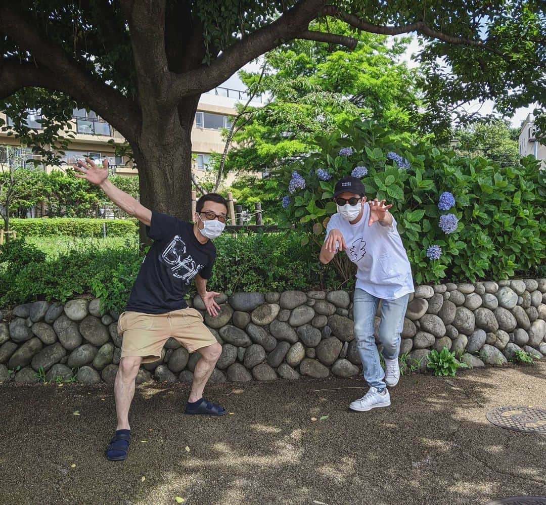 磯部正文のインスタグラム：「ケイシとばったり会った〜🤓 お互いの近況報告も出来て✌️ 少しづつ活動的になれば良いね ケイシは21時からインスタライブあるようなのでチェックよろしくお願いします☆わしも19時半くらいにチョロっとやるかもです」