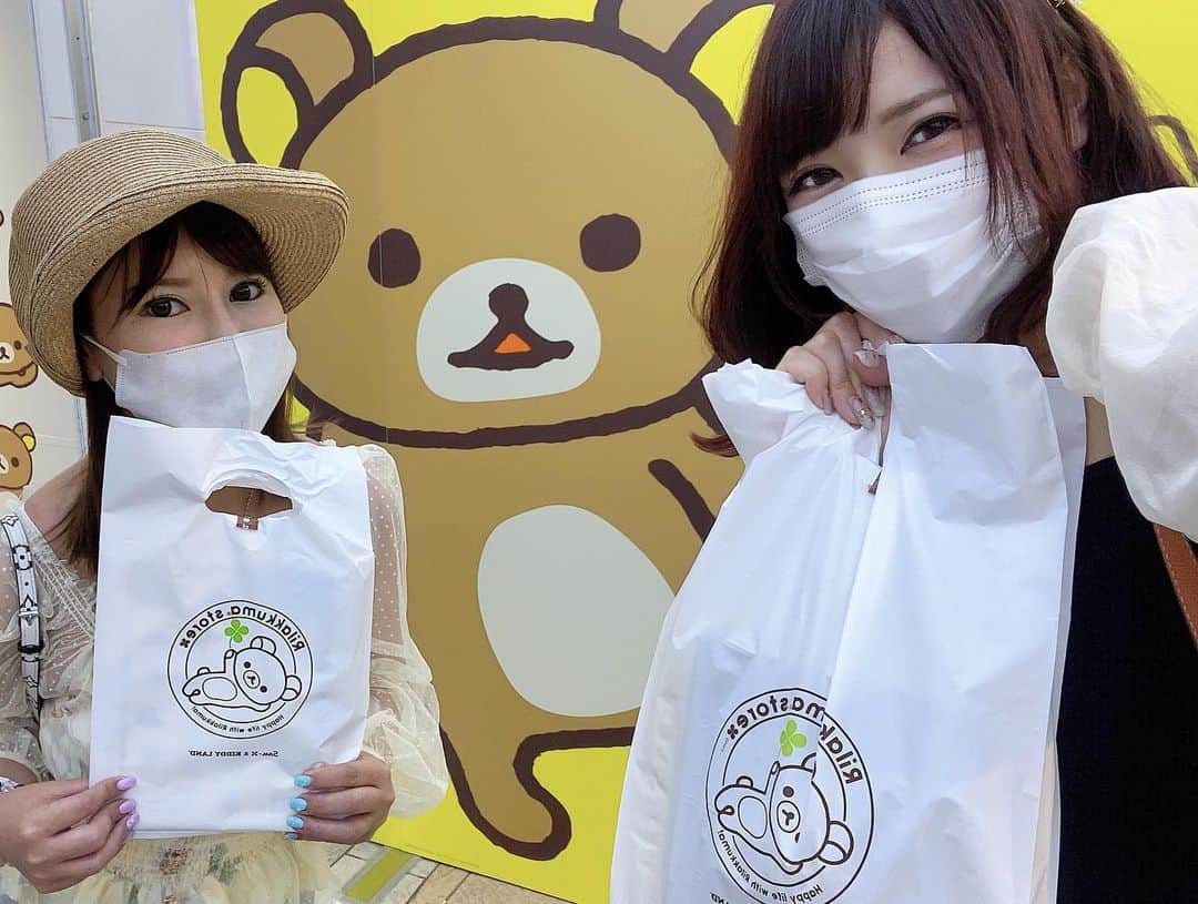 小峰みこさんのインスタグラム写真 - (小峰みこInstagram)「期間限定の「THE RILAKKUMA STORE」に行ってきたときの😊 売り切れのもあったけど、限定グッズ買えて嬉しかった☺️ 昔の絵柄の方が素朴な顔で好きかも。🧸 17年間ずっと好きです♡ . #リラックマ #rilakkuma #rilakkumalover #リラックマストア #期間限定 #鬆弛熊 #tokyo #japan #like4likes #instagood #マスク #ソーシャルディスタンス #japanesecharacter #可爱 #japanese #ผู้หญิง #Wanitajepang #Японка #Donnagiapponese #asiangirls #Manis #귀여운」6月26日 14時38分 - mico_19911201