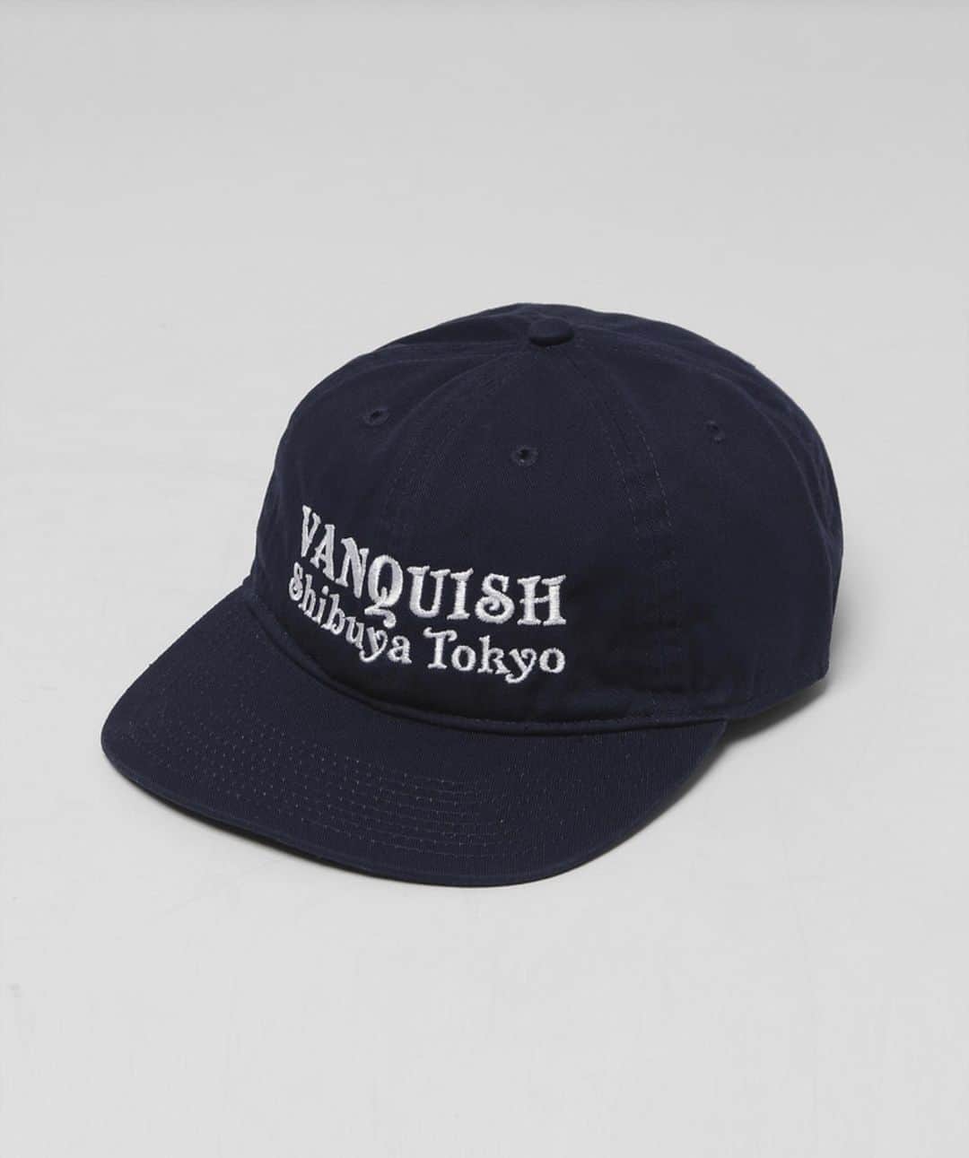 ヴァンキッシュのインスタグラム：「ㅤㅤㅤㅤㅤㅤㅤㅤㅤㅤㅤㅤㅤ ■ Logo Flat Visor Low Cap[VAC1215]  Color:Black/Beige/Navy Size:F Price:￥ 4,200＋tax ㅤㅤㅤㅤㅤㅤㅤㅤㅤㅤㅤㅤ Shop link bio！ ——————————————— ‪#VANQUISH #vanquishjp」