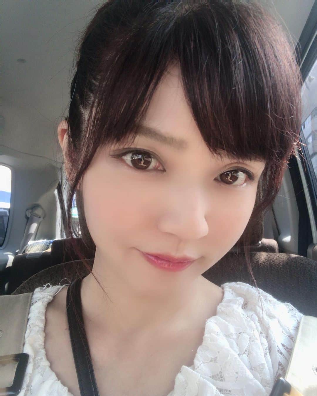 茜結のインスタグラム：「撮影いってきまぁす(❁´⌔`❁)/~ 茜結YouTubeチャンネル登録お願いします。  今年中にチャンネル登録者数めざせ1000人！！がんばる  #女優  #賞味期限は食べ頃ですグラドル #ミニマム #グラビアアイドル #大人可愛い #maturemodel #urecco #Bitter #グランプリ  #グラビア #1ミリでもいいなと思ったらRT  #フォローしてね #女優 #グラビアアイドル #フォロワー増やしたい #酒呑童子 #日本史 #歴史 #歴史好きな人と繋がりたい #教育動画 #youtuber #youtube」