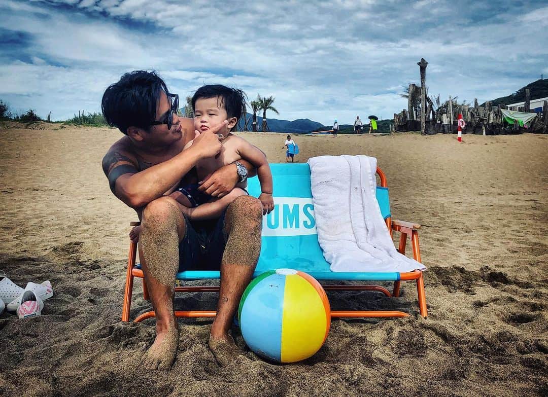 曹格格さんのインスタグラム写真 - (曹格格Instagram)「帶乾兒子看看研究研究瞭解瞭解一下bikini🤷🏻‍♂️」6月26日 14時58分 - supergarychaw