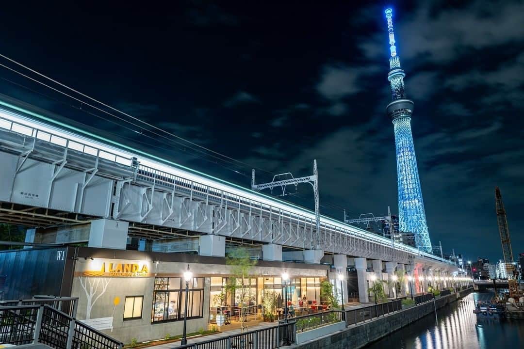 TOBU RAILWAY（東武鉄道）さんのインスタグラム写真 - (TOBU RAILWAY（東武鉄道）Instagram)「. . 🚩TOKYO mizumachi & SUMIDA RIVER WALK . . . [TOKYO mizumachi & SUMIDA RIVER WALK have finally opened!] . SUMIDA RIVER WALK connecting Asakusa and Tokyo SKYTREE TOWN, and TOKYO mizumachi, a commercial facility along the Sumida River, have finally opened. Enjoy sophisticated restaurants and variety goods stores there, as well as other facilities including a hotel which are also scheduled to open. Adjacent is the large Sumida Park, where you can enjoy light takeout foods such as delicious breads and coffee and have a picnic with the view of TOKYO SKYTREE.  It is approx. 15-minute by foot from Asakusa to TOKYO SKYTREE TOWN.  Enjoy walking around this town filled with the atmosphere of Tokyo's downtown. . . . #tokyo #asakusa #tokyomizumachi #sumidariverwalk #sumidariver #tokyoskytree #japantrip #travelgram #tobujapantrip #discovertokyo #unknownjapan #jp_gallery #visitjapan #japan_of_insta #art_of_japan #instatravel #japan #instagood #travel_japan #exoloretheworld  #landscape #ig_japan #explorejapan #travelinjapan #beautifuldestinations #toburailway #japan_vacations #tokyolandscapes」6月26日 15時00分 - tobu_japan_trip