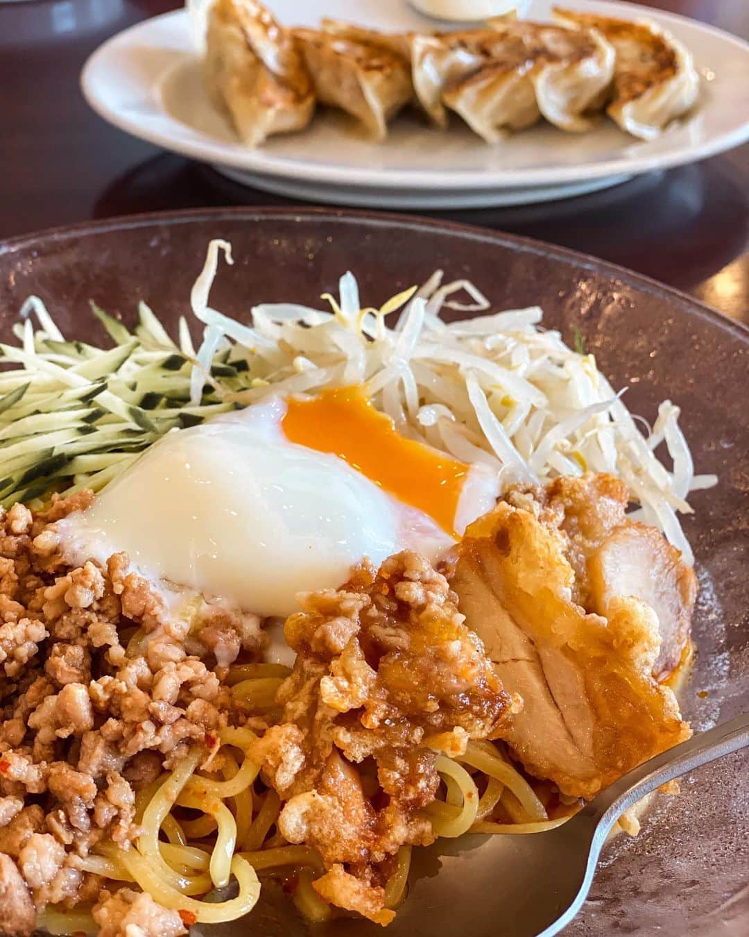 堀舞紀さんのインスタグラム写真 - (堀舞紀Instagram)「🍜 . . . SOUL FOOD?¿ . . . We love "大新"♡ . . . って人が沢山いる街。 . . . #冷やし中華始まってました #冷やし坦々にしたけど #こないだなんて満卓では入れなかった #大新 @taishin_1973」6月26日 15時08分 - mainohori