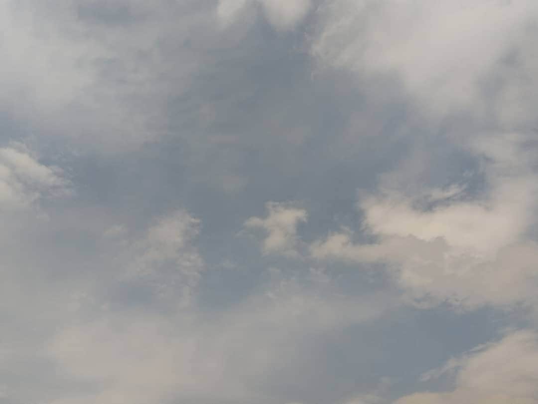 春山恵理さんのインスタグラム写真 - (春山恵理Instagram)「家から見えた空の色が、何とも言えない優しい色合いでした。 今から子供のお迎えです。  #空が好きな人と繋がりたい  #空が好き #雲が好きな人と繋がりたい  #雲が好き  #いまそら  #家からの景色  #加工なし  #梅雨の晴れ間 #神奈川の空」6月26日 15時06分 - haruyamaeri