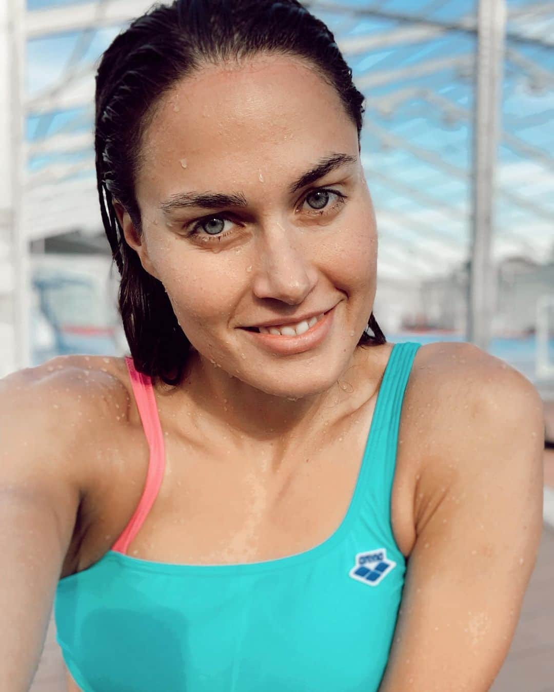 ズザンナ・ヤカボスのインスタグラム：「vége a házi versenyünk első napjának, holnap folytatjuk 🤗😼 . . . . . #swim #swimming #swimmer #sport #fit #training #practice #swimmingpool #water #swimmerslife #pooldeck #pool #getfit #getfitstayfit #healthylifestyle #bikini #arenawaterinstinct #yesarena #swimwear #swimsuit #workout #workoutmotivation #workoutroutine #getitdone」