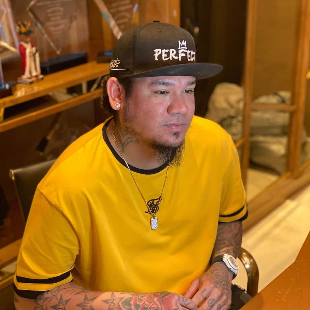 フェリックス・ヘルナンデスさんのインスタグラム写真 - (フェリックス・ヘルナンデスInstagram)「🎥 🎙 • • • • • #kf34 #kingfelix #kingfelixhernandez #felixhernandez #perfect #siksilk #nike #dior #interview #live #livestream #quarentine #quarentinelife #mlb #atlantabraves #atlanta #miami #baseball #beisbol」6月27日 1時59分 - therealkingfelix34