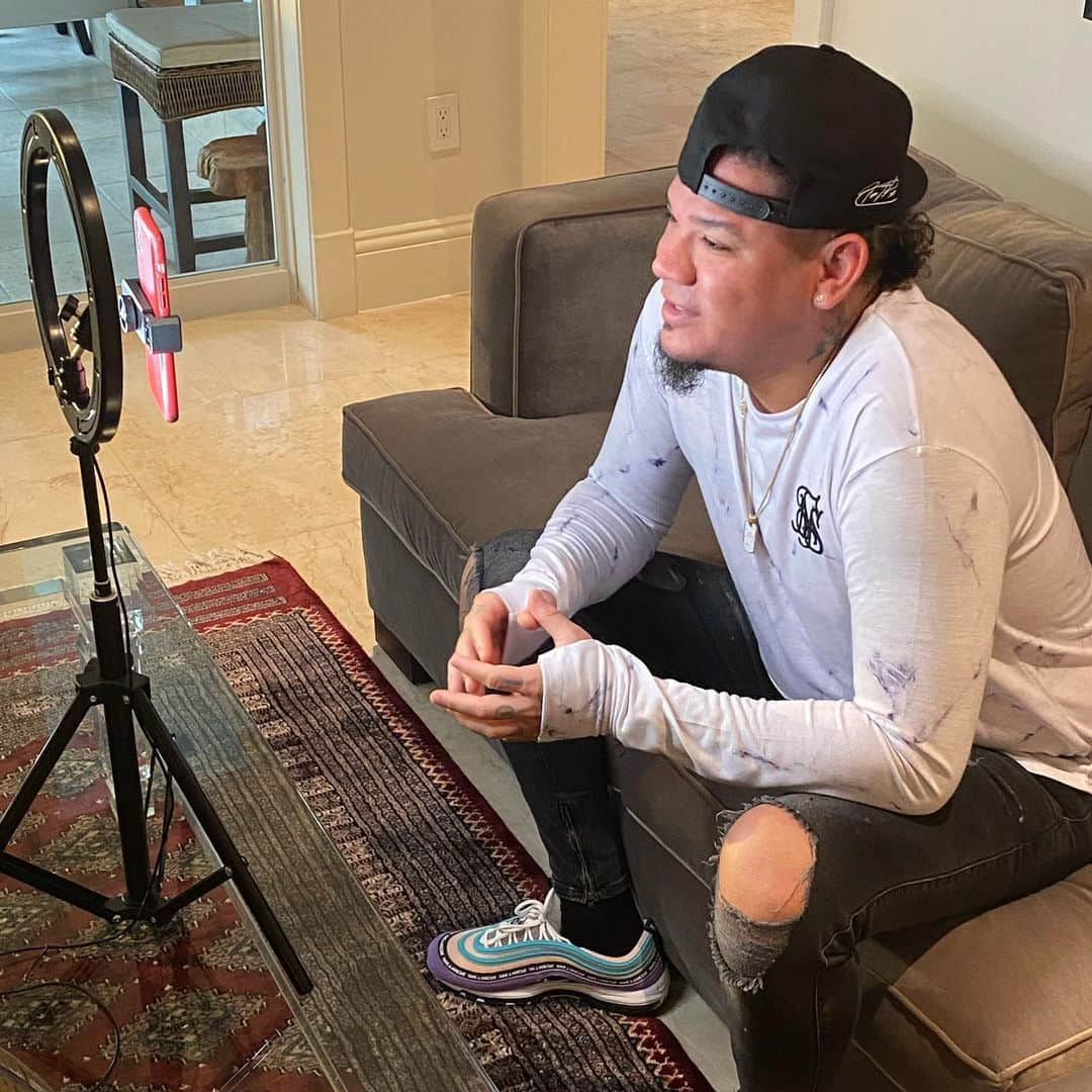 フェリックス・ヘルナンデスのインスタグラム：「🎥 🎙 • • • • • #kf34 #kingfelix #kingfelixhernandez #felixhernandez #perfect #siksilk #nike #dior #interview #live #livestream #quarentine #quarentinelife #mlb #atlantabraves #atlanta #miami #baseball #beisbol」