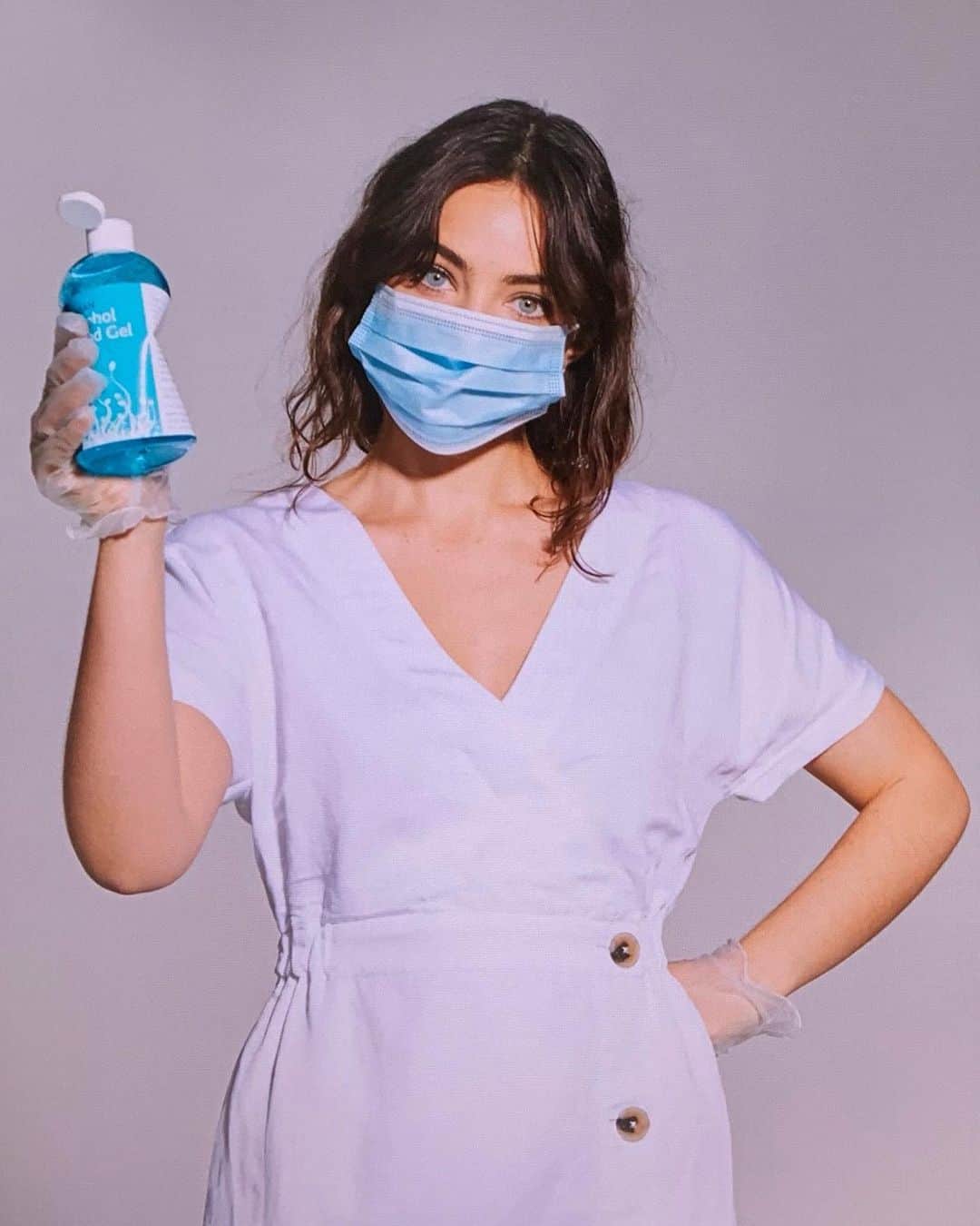 Amelia Zadroのインスタグラム：「Stay safe friends 👍🏻」