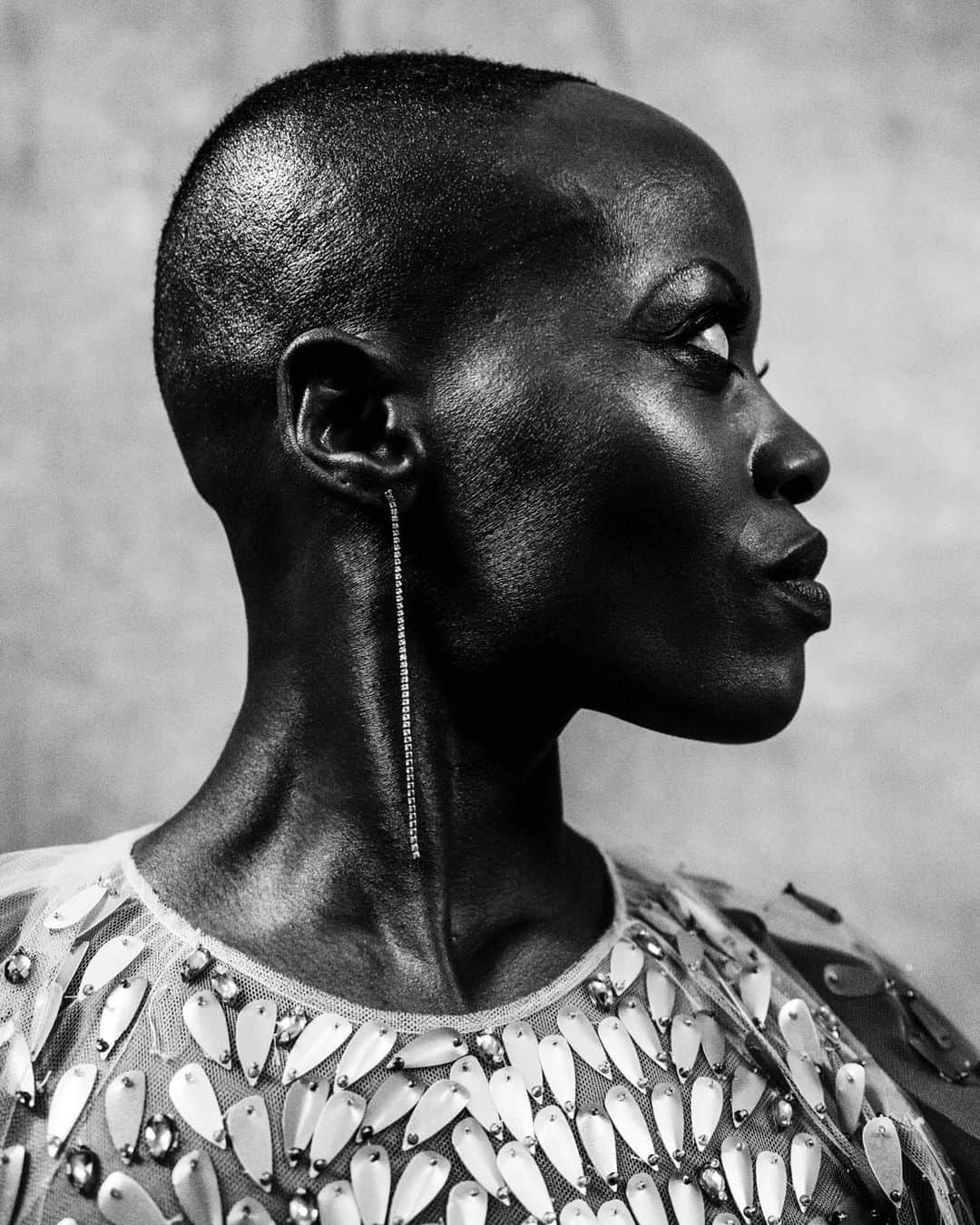フローレンス・カサンバのインスタグラム：「Shot by London based photographer @_adamajalloh  www.adamajalloh.co.uk #adamajallohphotography #florencekasumba」